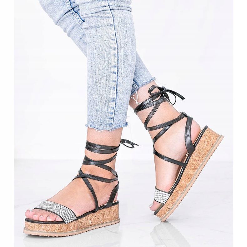 Sandalias negras atadas con circonitas Ves negro 1