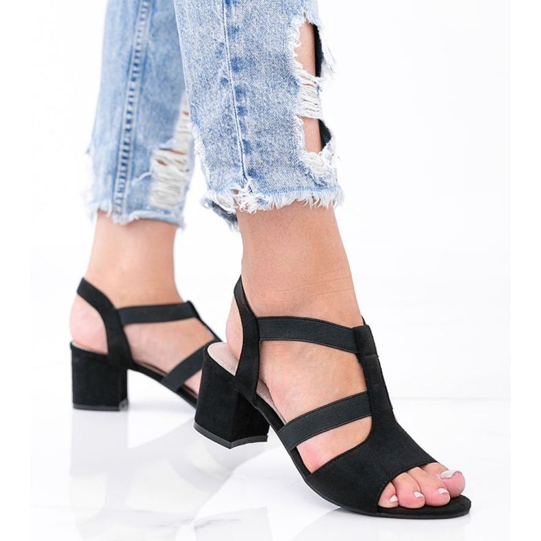 Sandalias negras en un poste bajo Forte negro 1