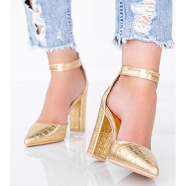 Sandalias con poste con motivo de piel de cocodrilo Glamour dorado 1 Sandalias con poste con motivo de piel de cocodrilo Glamour dorado 1