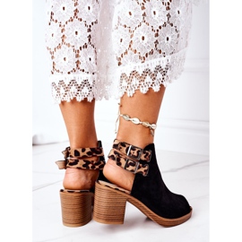 Sandalias de gamuza en una barra Lu Boo Leopardo negro marrón 3