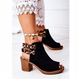 Sandalias de gamuza en una barra Lu Boo Leopardo negro marrón 4