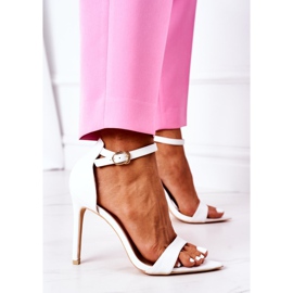 Sandalias Elegantes En Un Tacón Alto Lu Boo Blanco 6