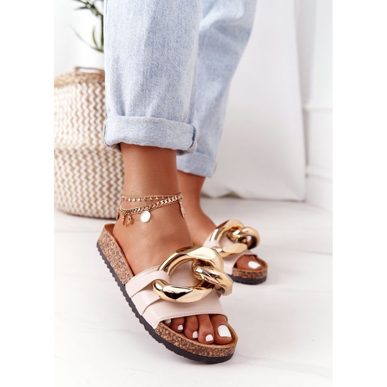 Chanclas beige con cadena beige Last Dance 1