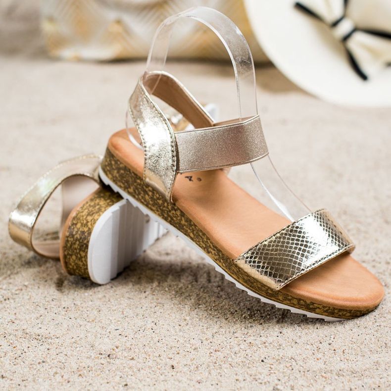 Kayla Sandalias de piel ecológica brillante dorado 1