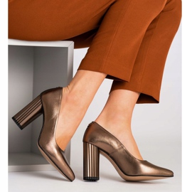 Marco Shoes Zapatos de salón metalizados con tacón alto acanalado marrón 5