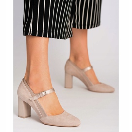 Marco Shoes Zapatos de salón con correa en un talón estable beige 5