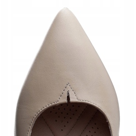 Marco Shoes Zapatos de salón beige 1038P con tacón estable 4