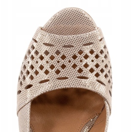 Marco Shoes Salón beige y dorado en ante con perforaciones 3