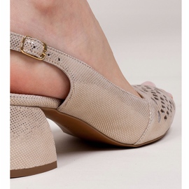 Marco Shoes Sandalias beige y dorado en ante con perforaciones 5