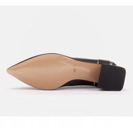 Marco Shoes Salón de mujer con motivo floral en tacón bajo negro 8