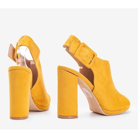 Sandalias mostaza con vástago Little Italy amarillo 2