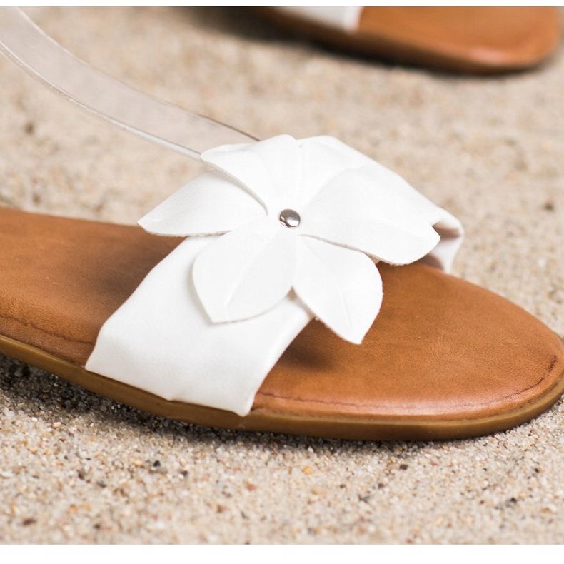 Diamantique Sandalias blancas con flor blanco 2