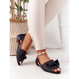 Sandalias Planas Con Trenzas Lu Boo Negro 2