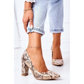 Zapatos De Salón De Piel Con Estampado De Piel De Serpiente Lewski Shoes 2453 Dorado 2