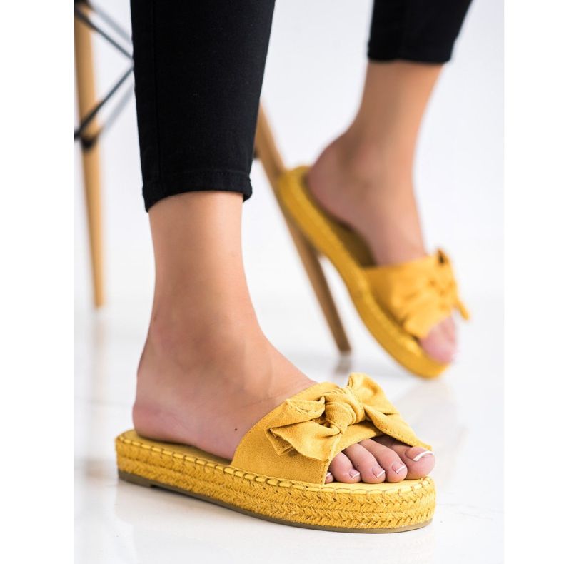 Coura Pantuflas Alpargatas Con Lazo amarillo 1