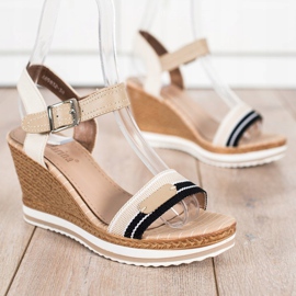 SHELOVET Sandalias de cuña beige 3