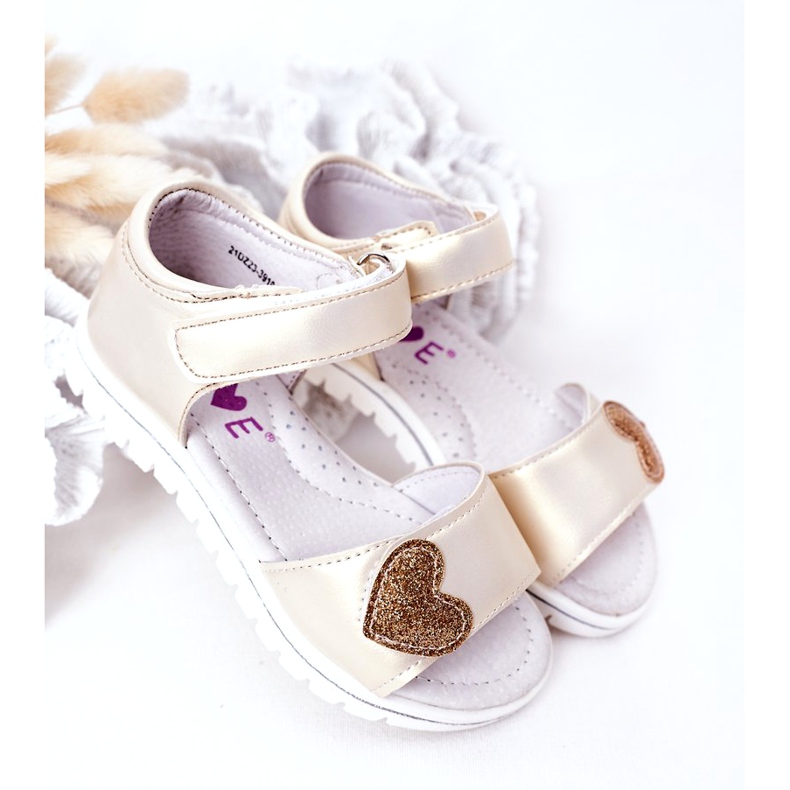 Sandalias Infantiles Con Velcro Corazón Dorado 3