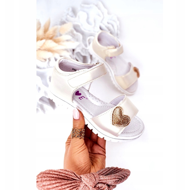 Sandalias Infantiles Con Velcro Corazón Dorado 1