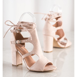 Bestelle Sandalias cerradas con una encuadernación beige 1 Bestelle Sandalias cerradas con una encuadernación beige 1