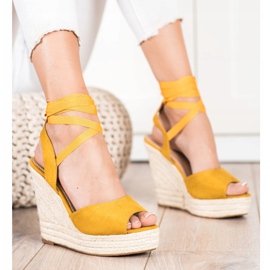 SHELOVET Sandalias color mostaza con tacón alto de cuña amarillo 3
