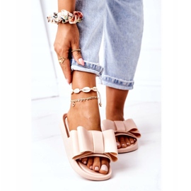 Chanclas de goma April beige con lazo 3