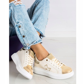 SHELOVET Zapatillas con estilo en la plataforma beige 3