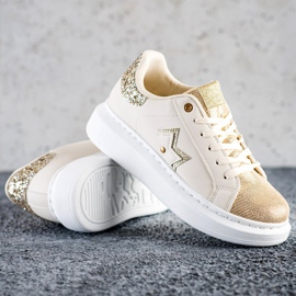 SHELOVET Zapatillas con estilo en la plataforma beige 1