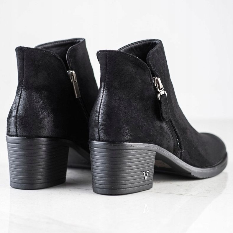 Botas clásicas en el poste VINCEZA negro 1