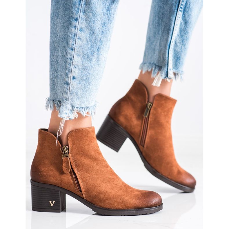 Botas clásicas en el poste VINCEZA marrón 2