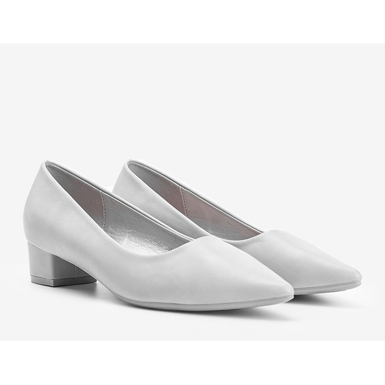 Bombas grises en el poste bajo de Zafira 1