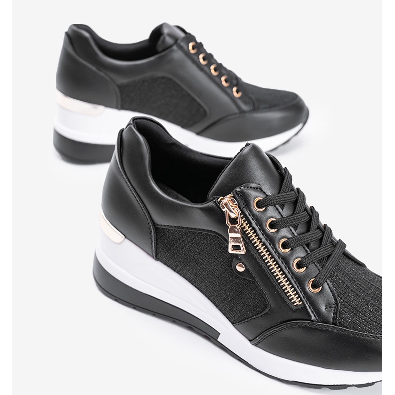 Zapatillas negras brillantes en la cuña The Moment negro 2