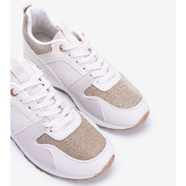 Deportivas beige con accesorios Yoisya dorados 2