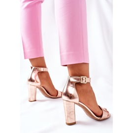 Sandalias de cuero clásicas en un bar Laura Messi 1760 Champagne rosado 5