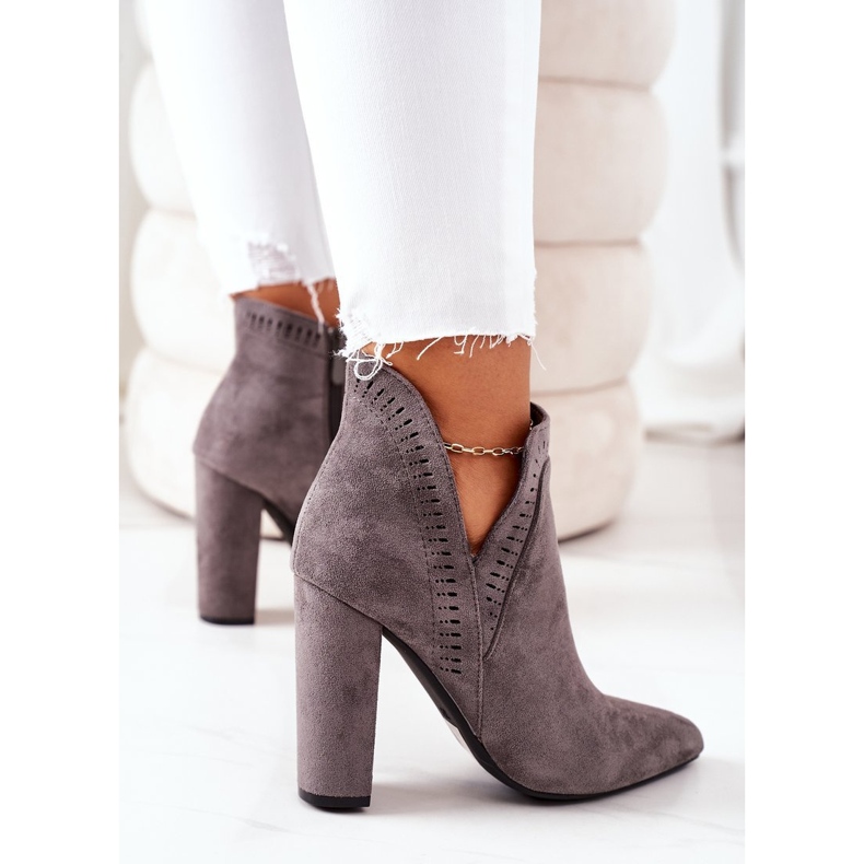 Botas cálidas en un poste Grey Sally gris 1 Botas cálidas en un poste Grey Sally gris 1