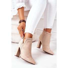 PS1 Botas cálidas en una barra beige Sally 2