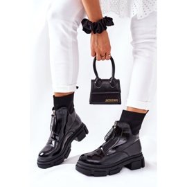 Botas altas en la enorme plataforma negra de Chicago negro 2