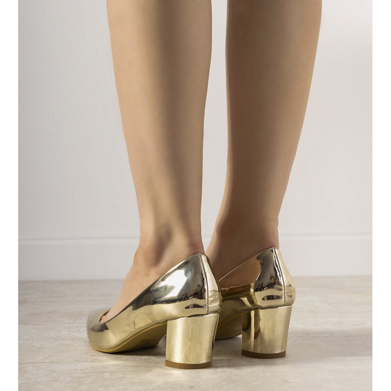 Bombas de oro en el pilar de Harye dorado 2 Bombas de oro en el pilar de Harye dorado 2