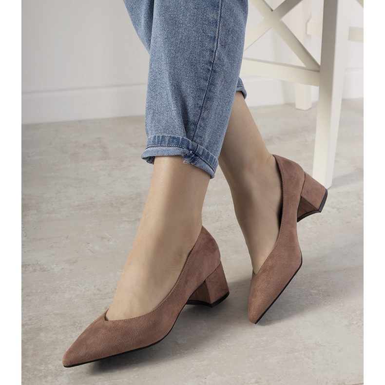 Bombas rosas en el poste Flore 1