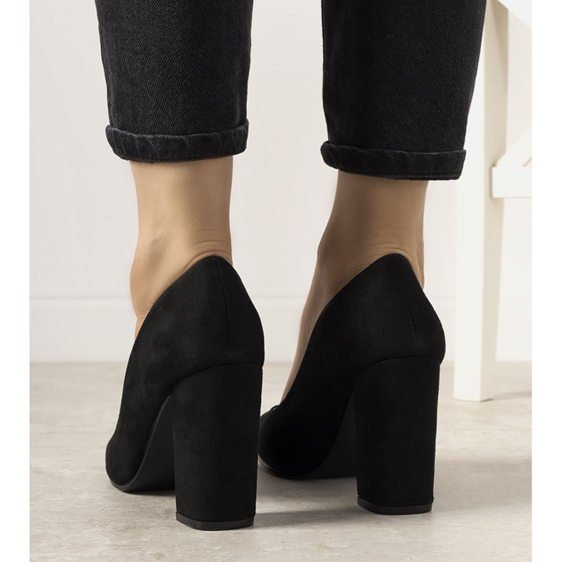 Bombas negras en el puesto de Selva negro 1