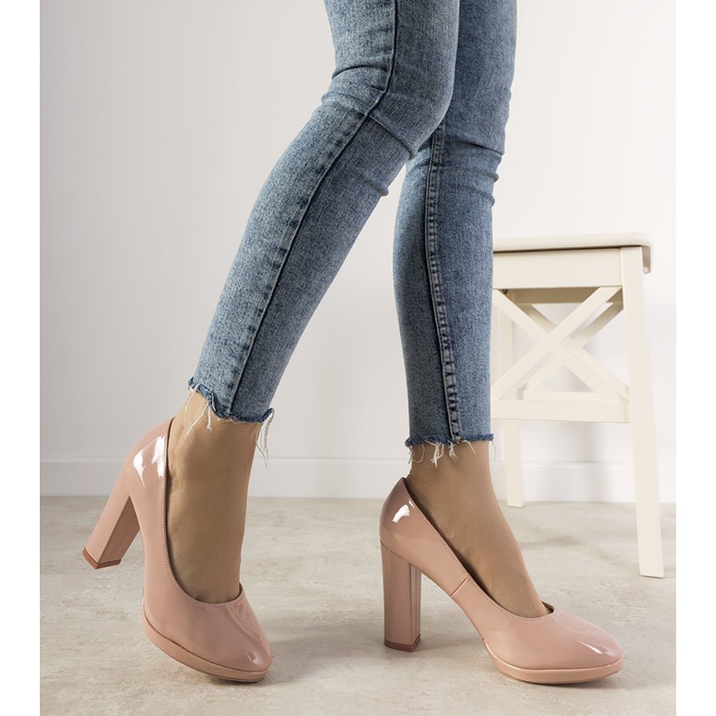 Zapatos de salón lacados en rosa en el pilar Bellisima rosado 1