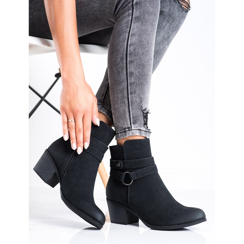 J. Star Botas con cinturón decorativo negro 2