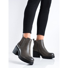 J. Star Botas calientes en el poste verde 1 J. Star Botas calientes en el poste verde 1