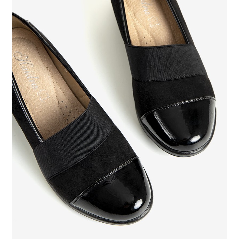 Zapatos negros en la cuña Bellissima 1