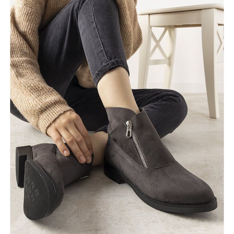 Botines grises de tacón plano Belados 2