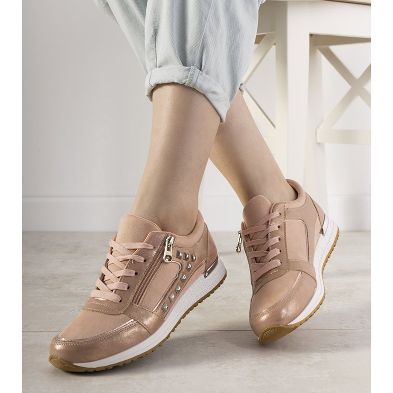 Zapatillas deportivas rosas decoradas con tachuelas Daphne rosado 1