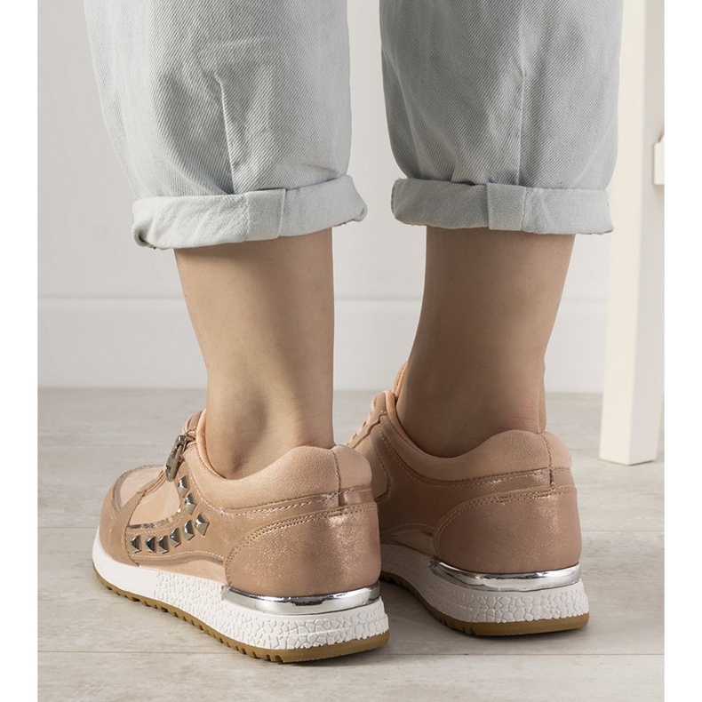 Zapatillas deportivas rosas decoradas con tachuelas Daphne 2