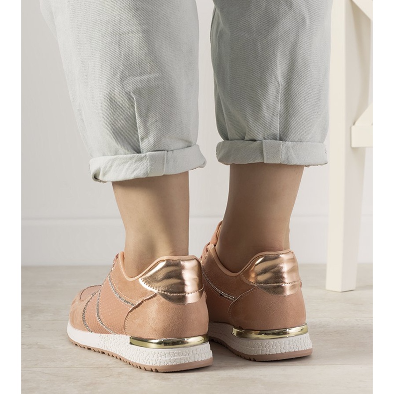 Zapatillas Ecoma rosa con estampado de piel de serpiente rosado 1