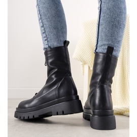 Botines negros con suela Cowber alta 1