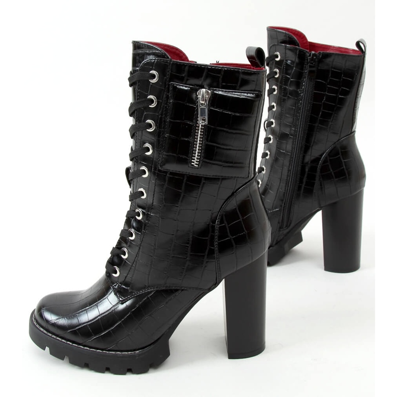Botas en el poste negro M530 Black Stone 1 Botas en el poste negro M530 Black Stone 1