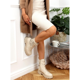 Trabajadores con cadenas RQ381 Beige 1
